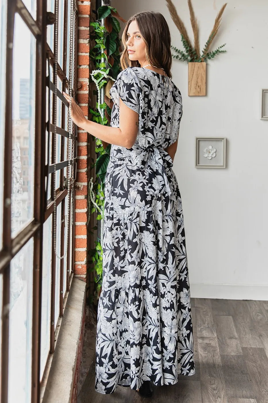 Get trendy with Tropical Print Top and Skirt Set - Two Piece Sets available at Styles Code. Grab yours today!