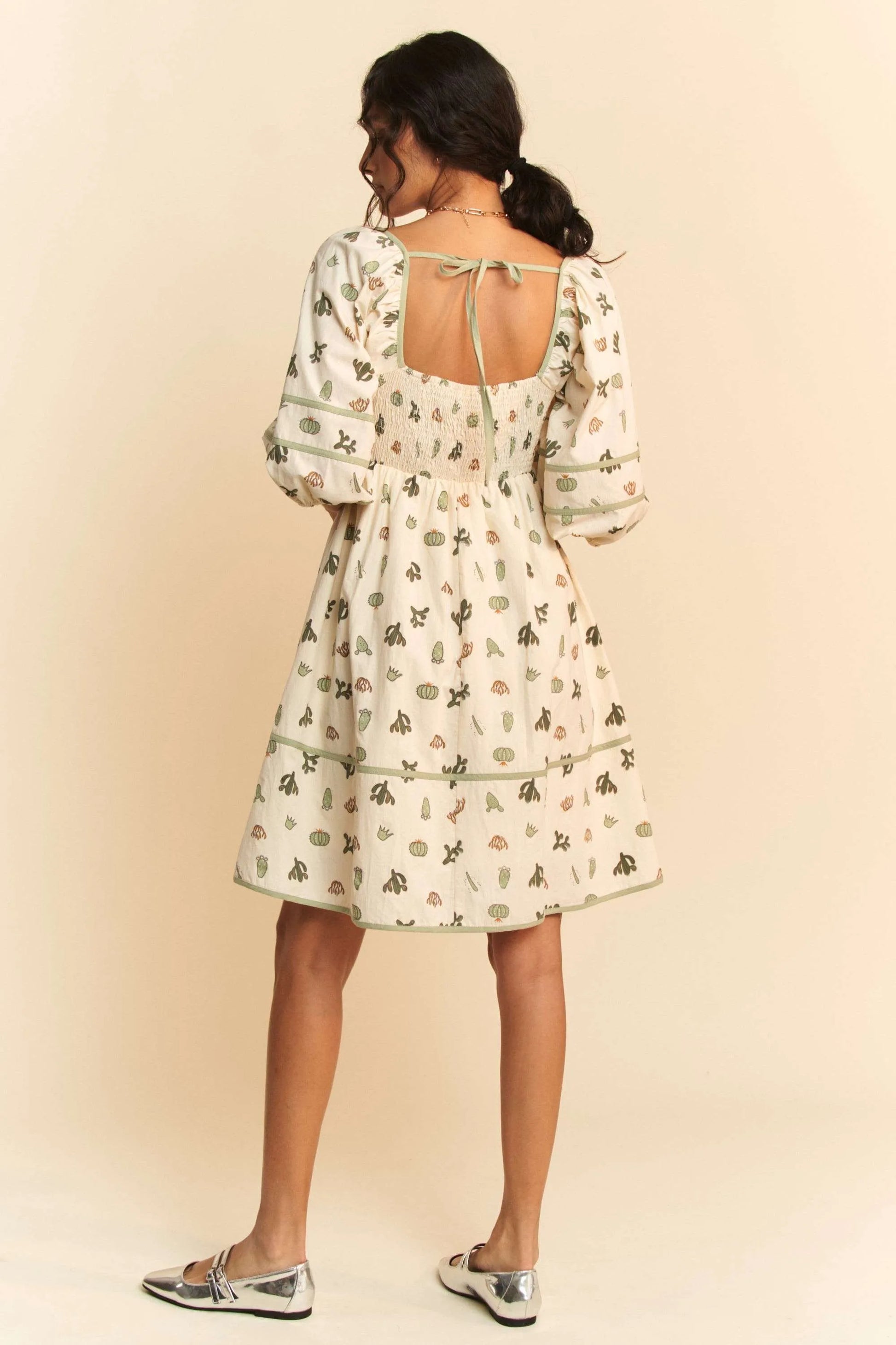 Get trendy with Contrast Piping Mini Dress - Dress available at Styles Code. Grab yours today!