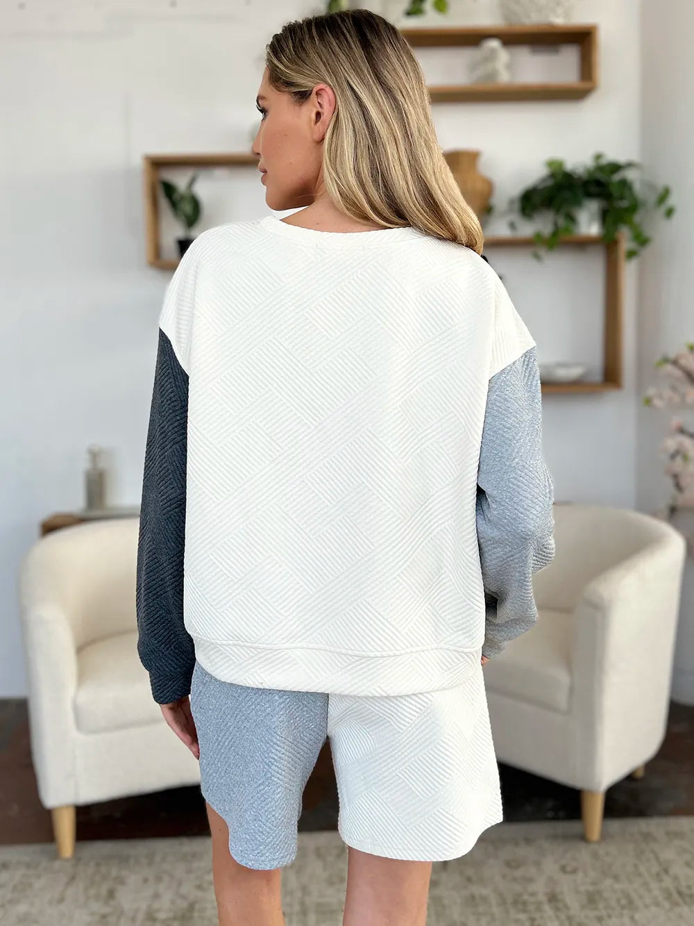 Get trendy with Contrast Drop Shoulder Top and Shorts Set - Two Piece Sets available at Styles Code. Grab yours today!
