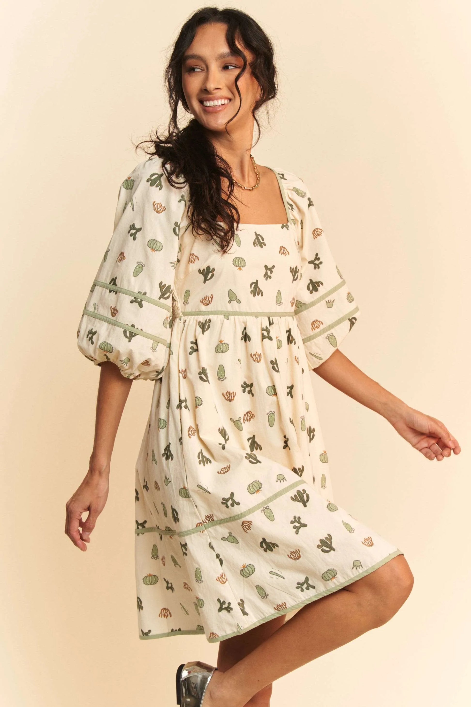Get trendy with Contrast Piping Mini Dress - Dress available at Styles Code. Grab yours today!